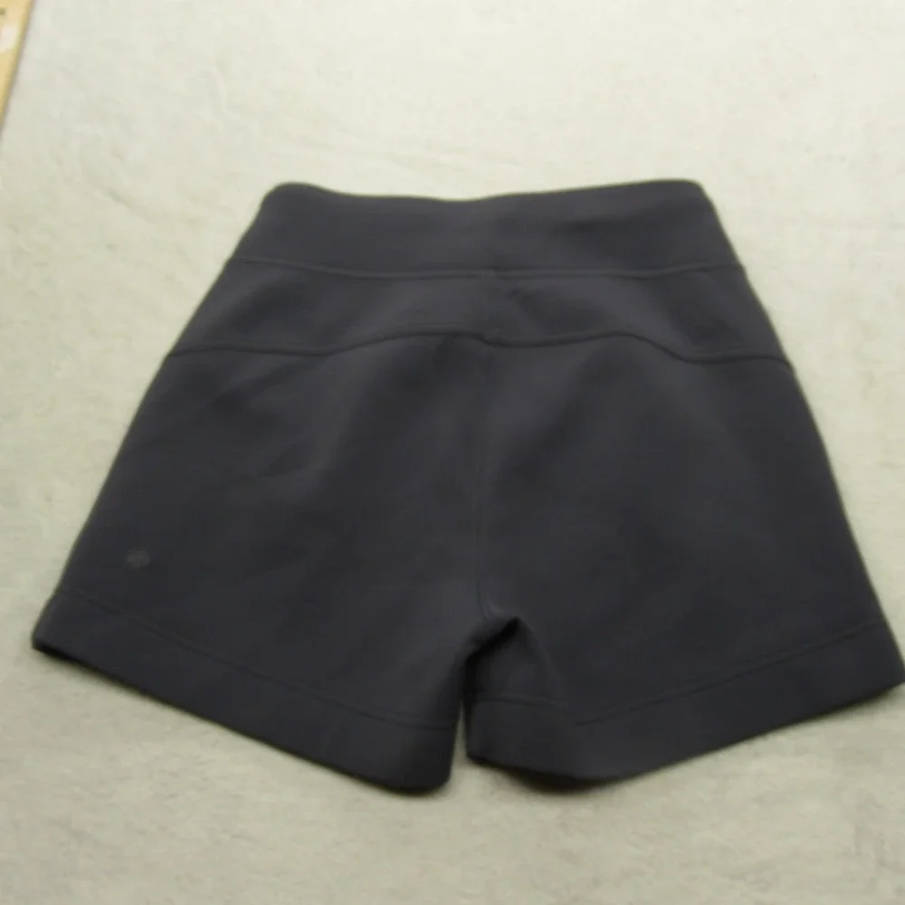 Lululemon Shorts Womens 2 Gray Drawstring Waist Stretch Pockets Athletic In-Form